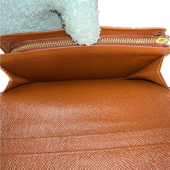 127 Louis Vuitton Monogram Porte Monnaie Tresor Bifold Wallet - Picture 13 of 16